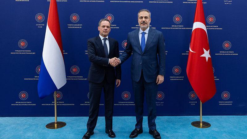 Bakan Fİdan, Hollandalı mevkidaşı Veldkamp ile bir araya geldi