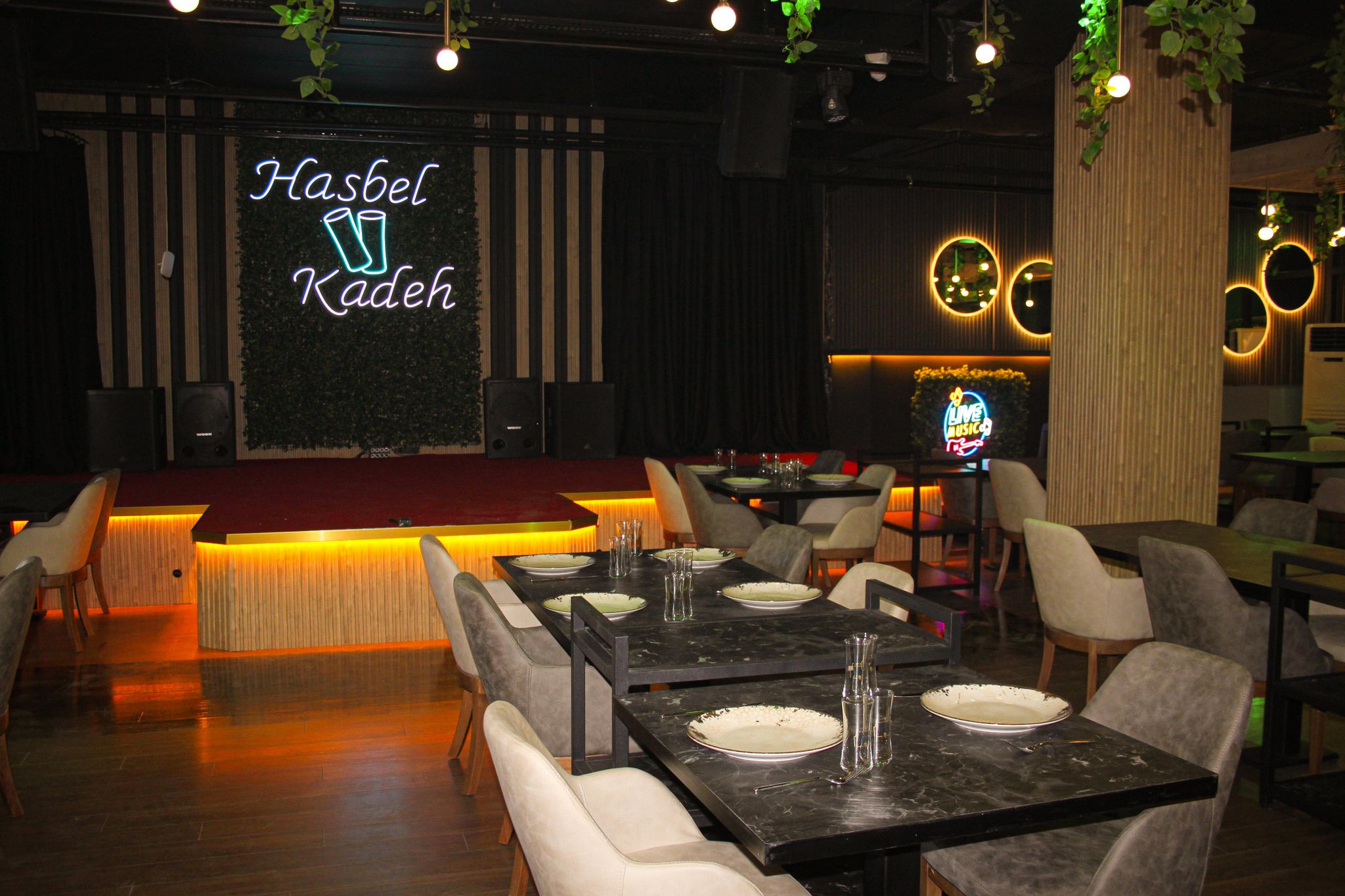 Hasbel Kadeh: Ankara’nın Yeni Nesil Mekanı – Meyhane & Pub Keyfi