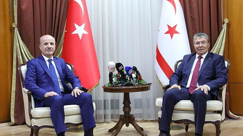 YÖK Başkanı Özvar, KKTC Başbakanı Üstel ile bir araya geldi