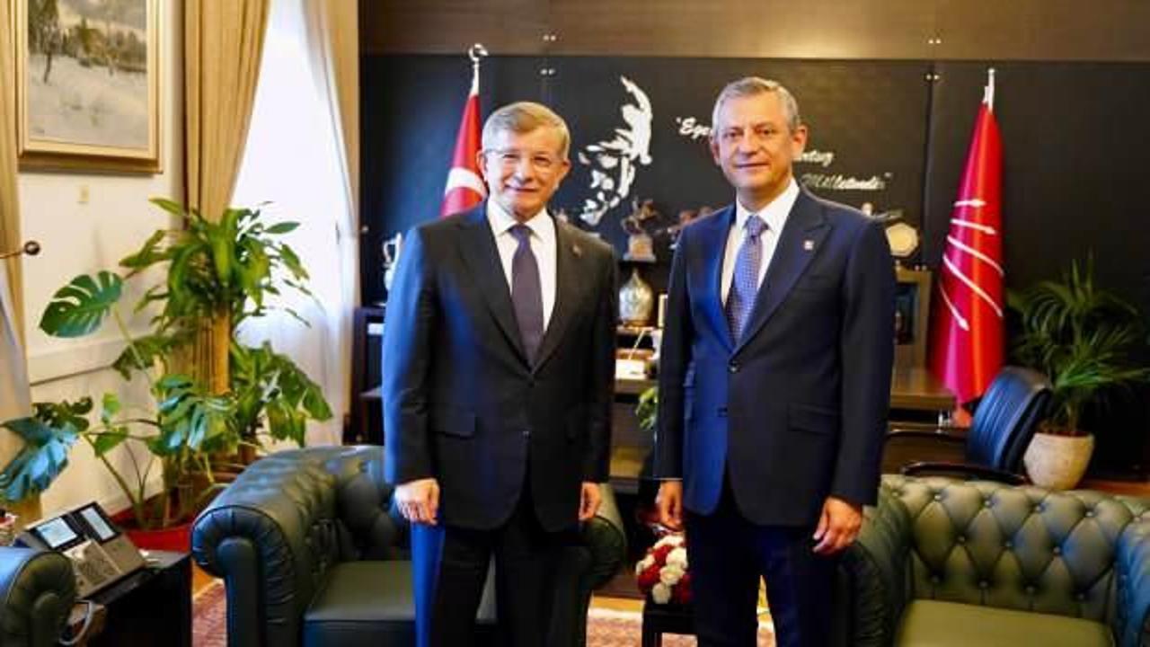 Özgür Özel, Ahmet Davutoğlu ile bir araya geldi