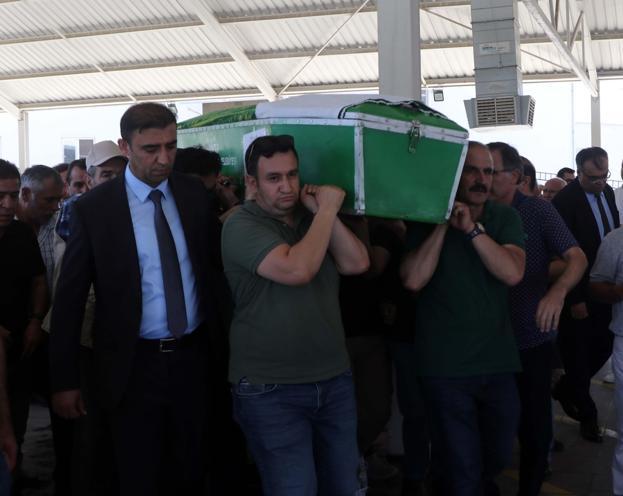 3'üncü kattan düşen Emel'in ailesinden cinayet iddiası