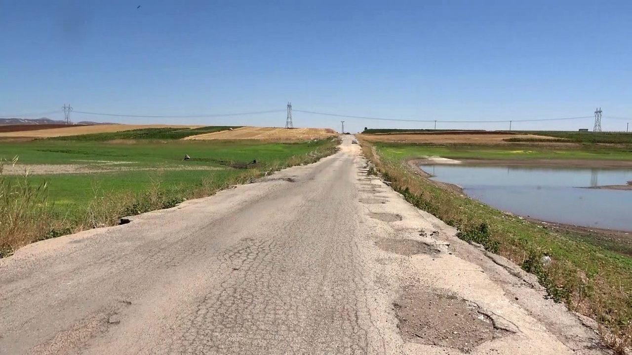 Şoke eden görüntü! Sular çekilince karayolu ortaya çıktı