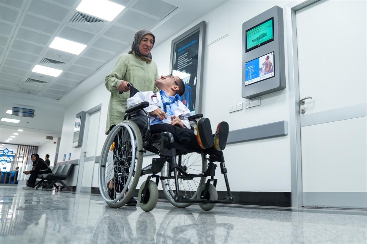 Cam kemik hastalığıyla büyüyen Hamza 