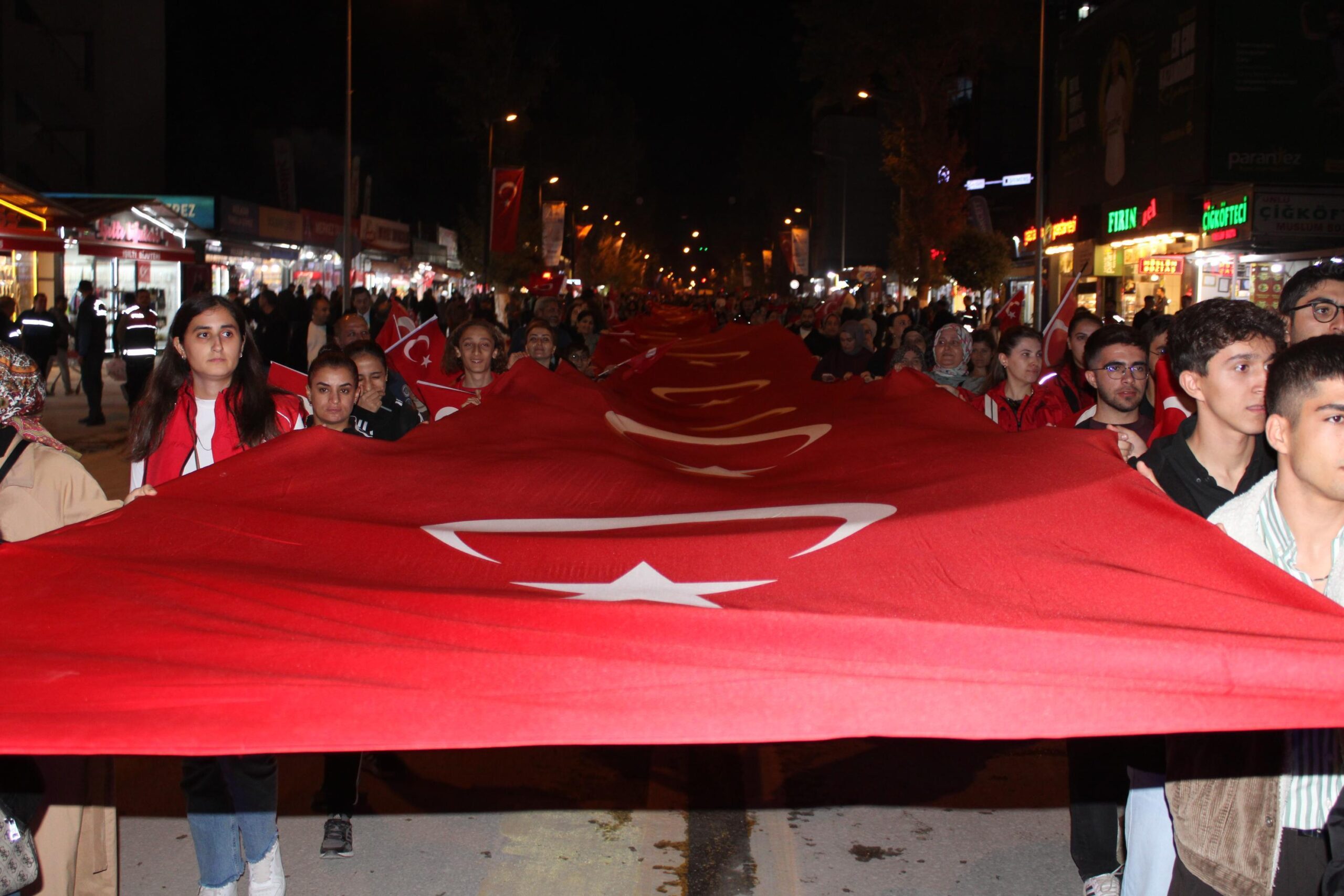 Malatya’da 29 Ekim korteji