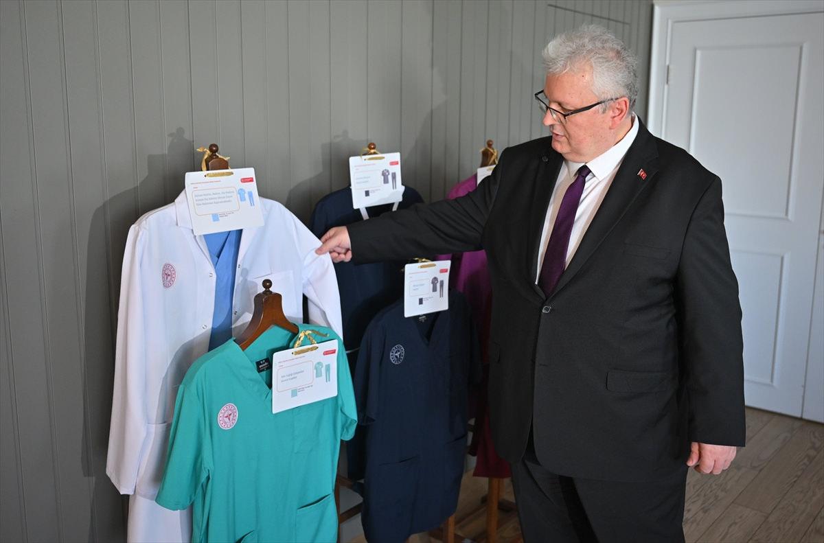 Sağlıkta tek tip dönemi: Çalışanların kıyafeti değişiyor, bakanlık renkleri belirledi