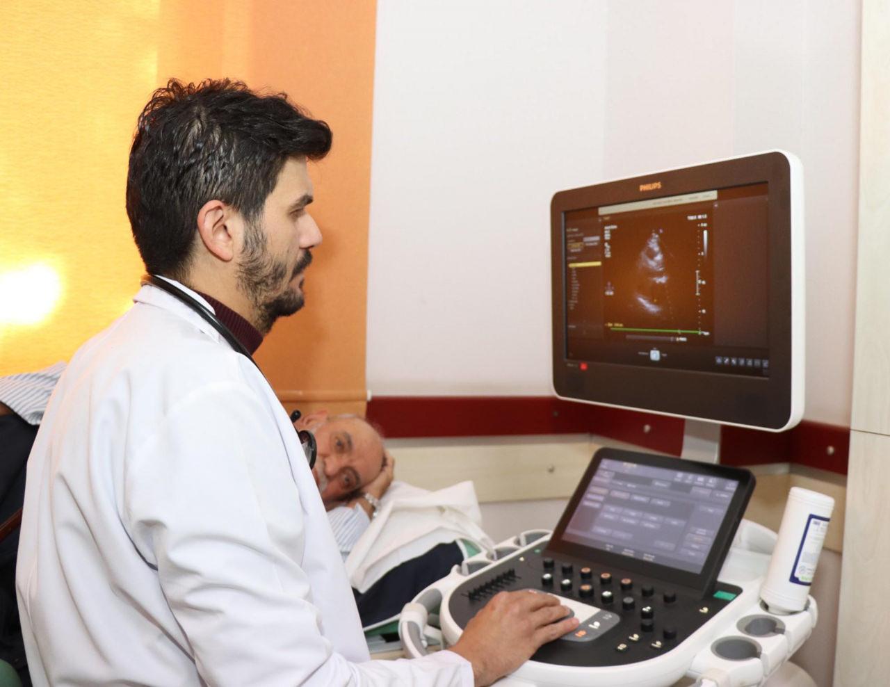 Nefes darlığı şikayetiyle hastaneye gitti hayatının şokunu yaşadı