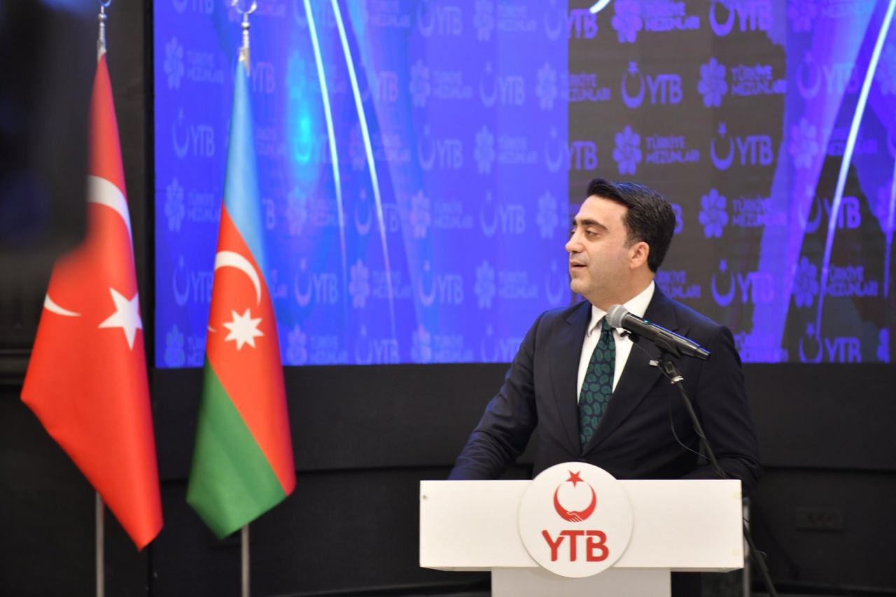 Azerbaycanlı Türkiye mezunlarından Bakü buluşması