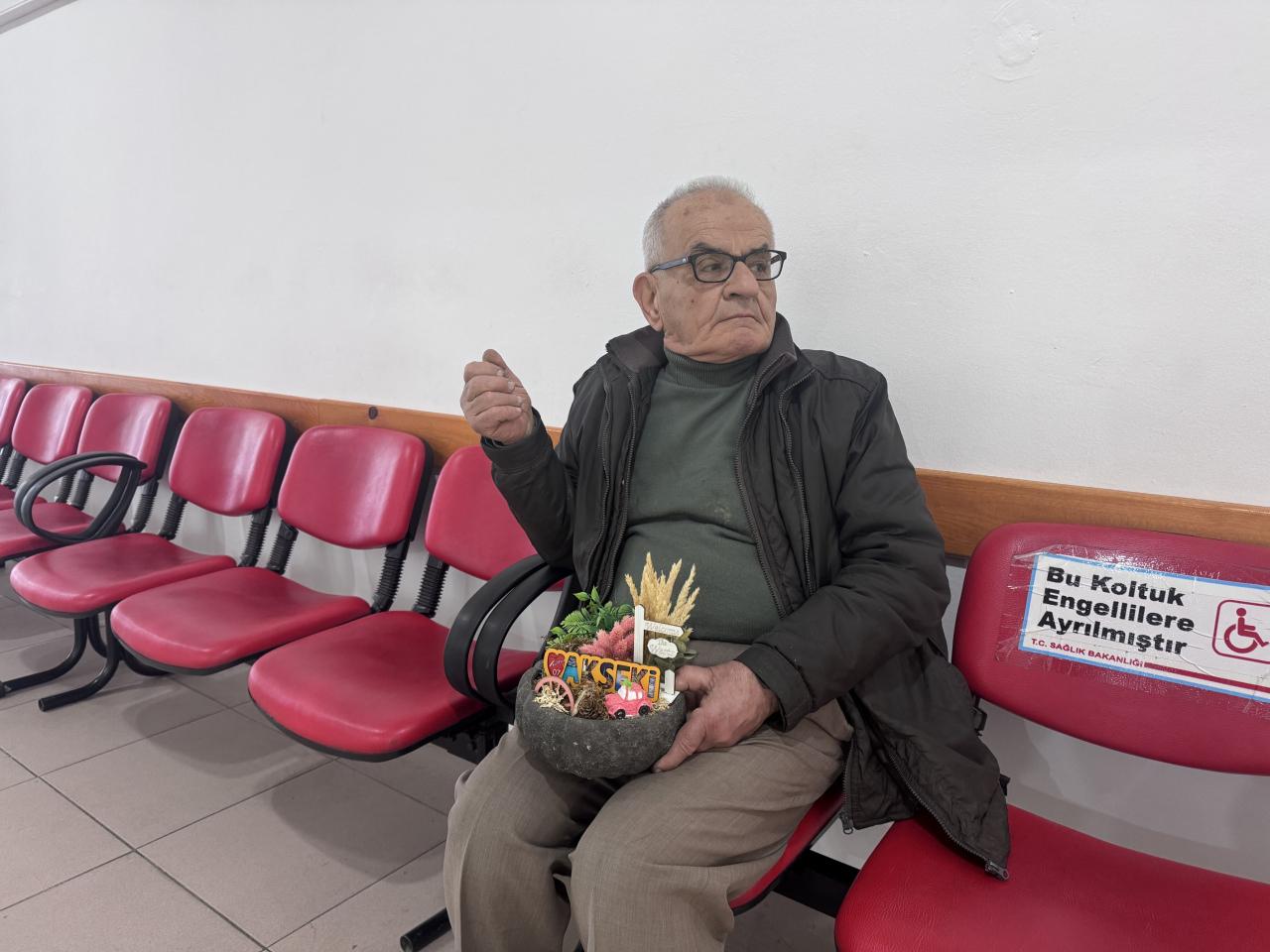 Kalbi 4 dakika duran 85 yaşındaki hasta doktorların müdahalesiyle hayata tutundu