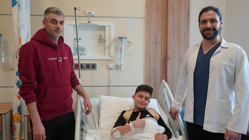 Belindeki tümör nedeniyle felç riski bulunan Bünyamin, sağlığına kavuştu