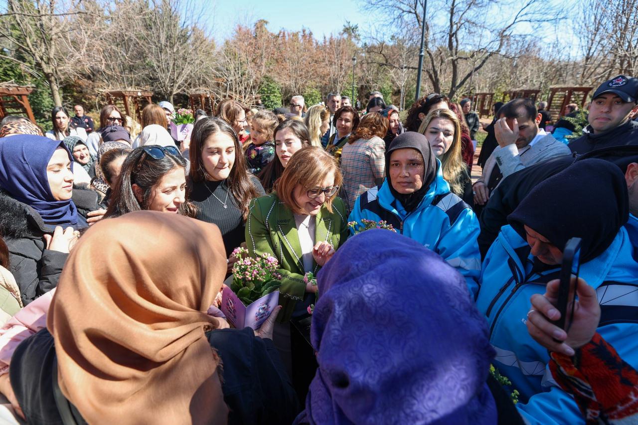 Fatma Şahin 8 Mart'ta kadın çalışanlarla buluştu: Hedef yüzde 50