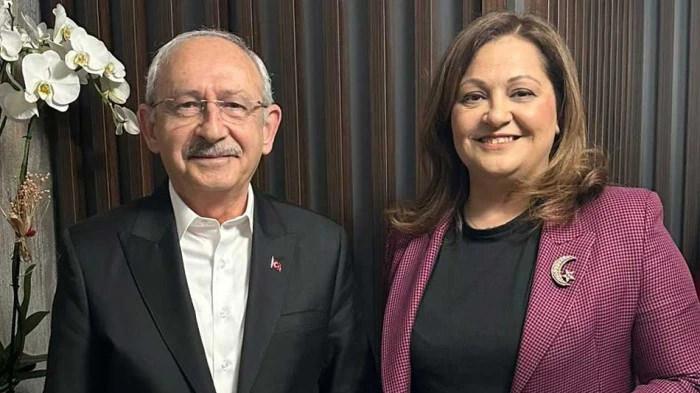 Burcu Köksal'dan TİP'li Kadıgil'e sert tepki: Aldatıldın öyle mi?