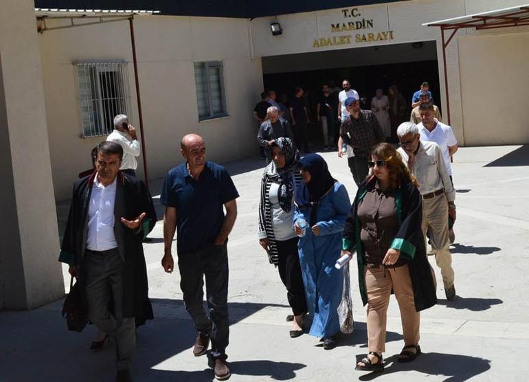 Çift ile kızlarının öldürülmesine ilişkin davanın ilk duruşmasında 2 sanığa tahliye