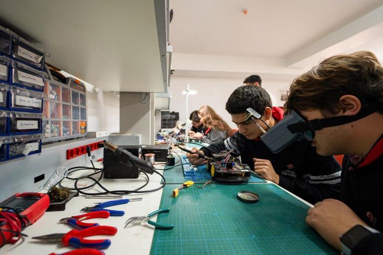 TÜBİTAK Fen Lisesi, yüzde 1'lik dilimden 90 öğrenci kabul edecek
