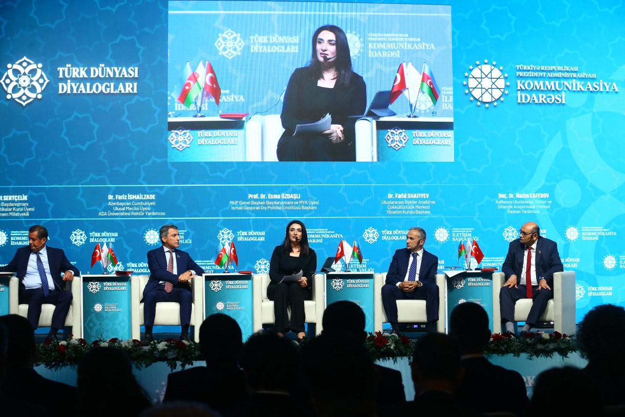 Türk dünyasının geleceği Bakü'de İletişim Başkanlığı'nın panelinde ele alındı